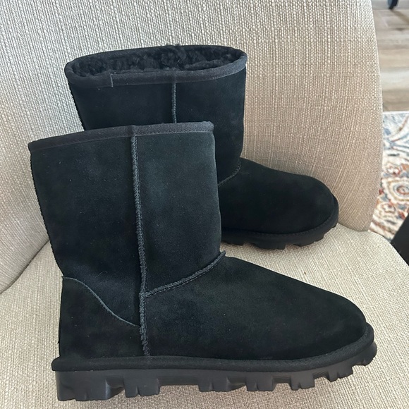 Ugg Essential Short Black waterproof UggPlush Boots size 5 Women’s New Perfect - Picture 1 of 8